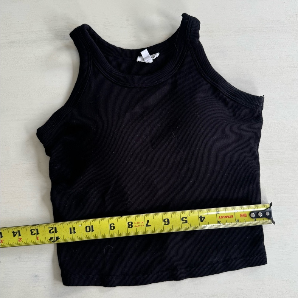 Black Ribbed Tank Crop Top - Picture 5 of 8